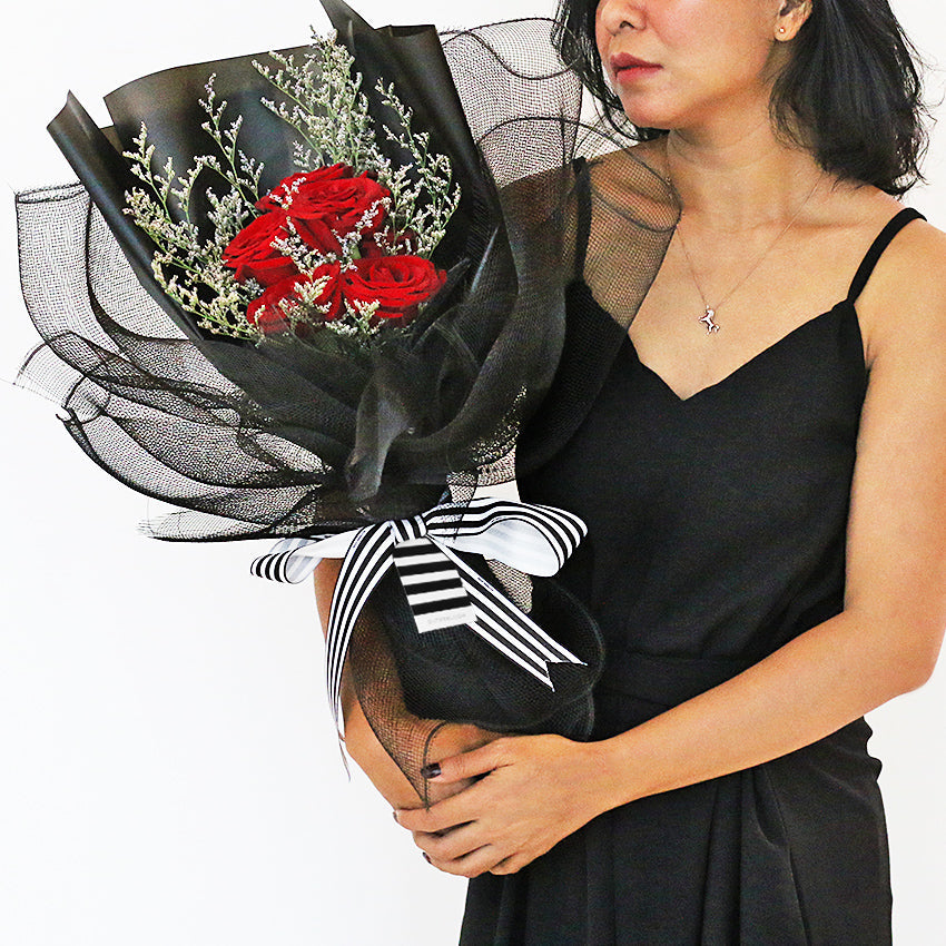 [Valentine] Signature Midnight Kiss Bouquet - Classic