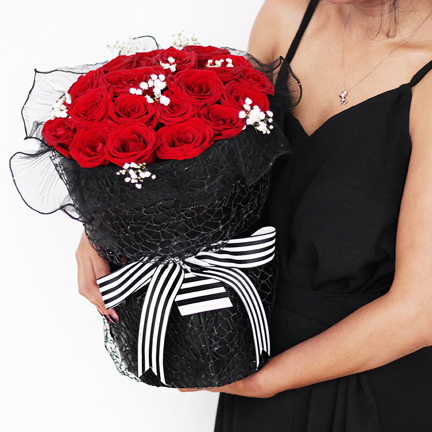 [Valentine] Signature Midnight Kiss Bouquet - Grande